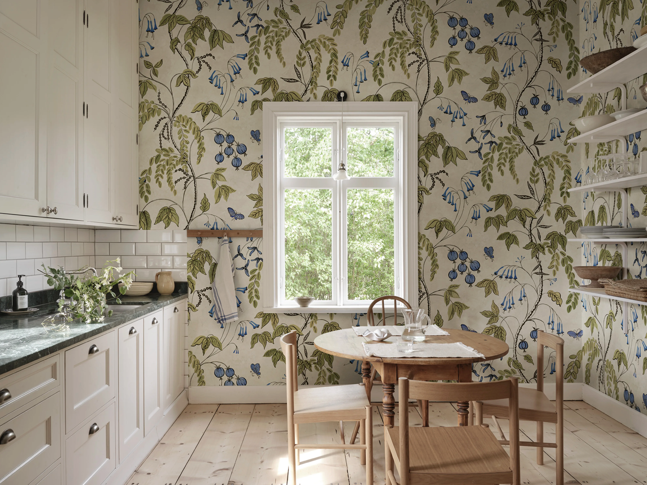 Sandberg Ottilia, Olive Green miljøbilde tapet kjøkken. mural tapet blomster