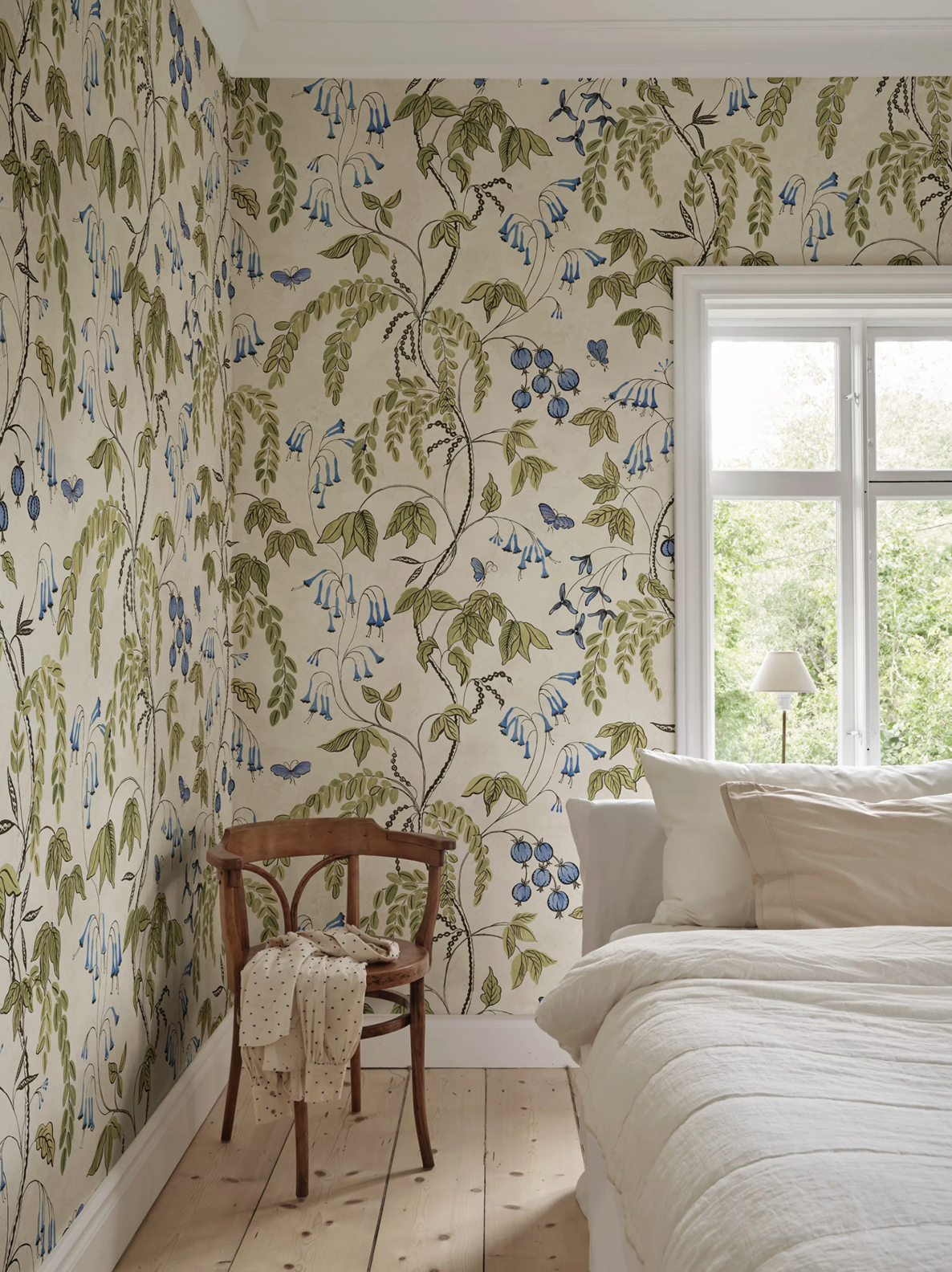 Sandberg Ottilia, Olive Green miljøbilde tapet soverom. mural tapet blomster