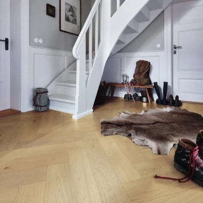 Saga Hardwood Fiskeben Ona fiskebensgulv i interiør